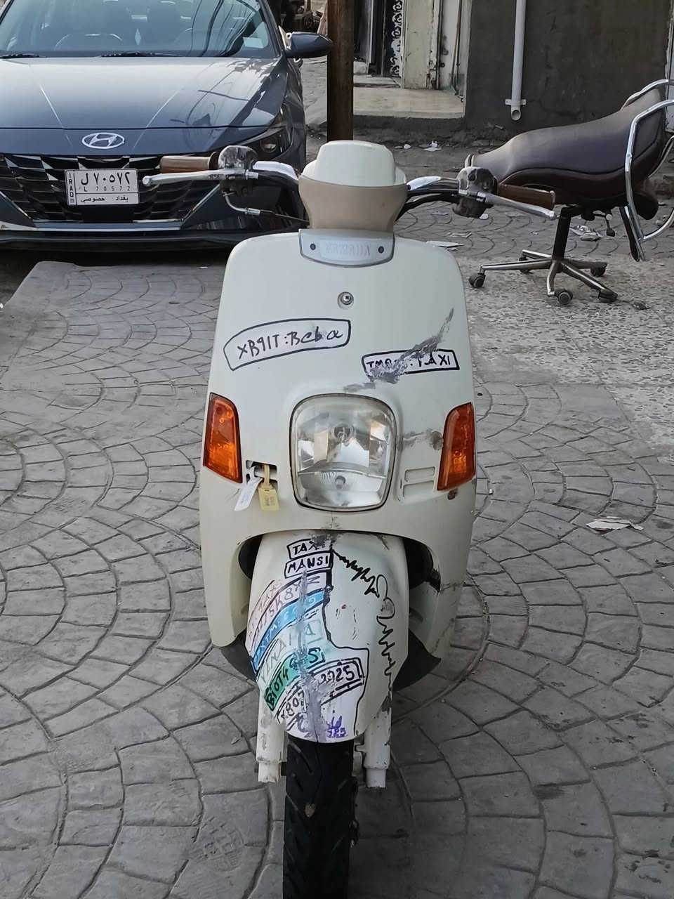 سلام عليكم بوليس  كريمي كابريتر مكينه مكفوله من لفتح  عده هاي لطخه لبلبجم ومصلحه  كابريتر بلادي شلعه ومعدل شرط ترايك 120 كهربائيات شغاله مكاني بغداد لمعامل لسعر ٨٠٠ وبيها مجال قليل.          ***********
