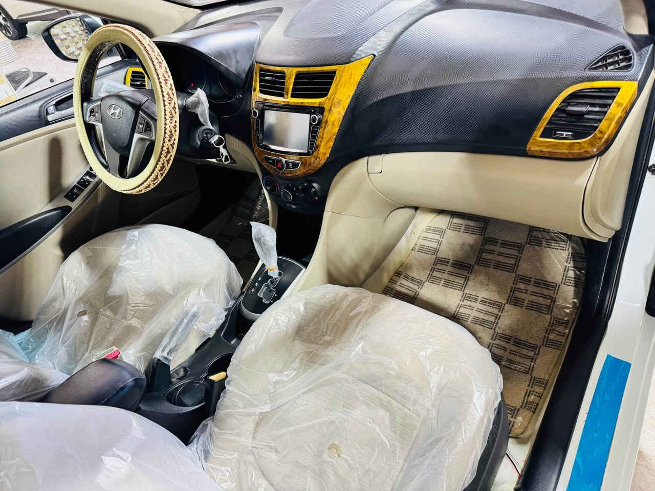 سلام عليكم أكسنت خليجي موديل 2016 كفالة ضربة وصبغ وتبديل وبارد ومكينة  وكير كلة وضع شركة وجاهزة من كلشي رقم بصرة دولي مكينة 1600 السعر 118. مكان بصرة الرقم *********** البصرة, العراق
