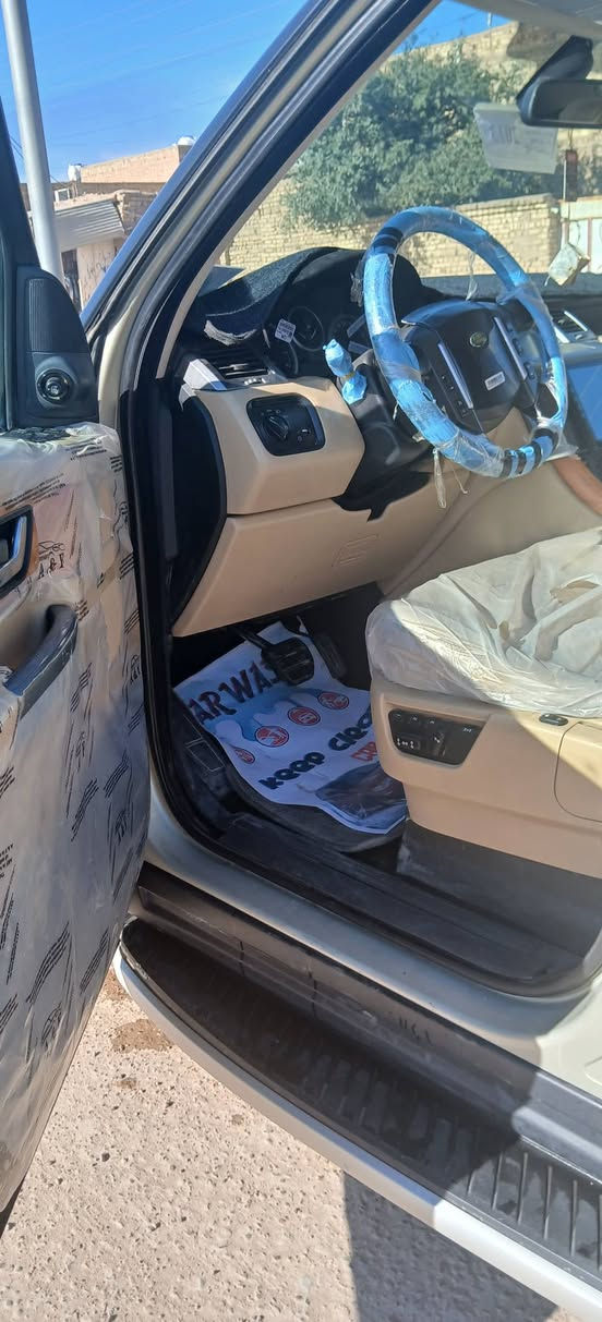 رانج روفر للبيع دوات دوات
موديل 2007
كير مكينه حداديه مكفولات 
طخم تاير جديد 
باتري جديد
فيت بم جديد
كفاله من كلشي كصه ضربه صبغ تبديل 
سعر 55وبيهه مجال 
مكان لعماره 
***********
