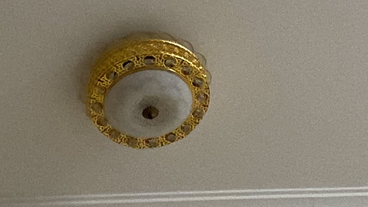 كامل مع البراغي والمثبتات جديد وسعر بلاش انته دزلي سعرك خاص وتدلل مع هديه اربع كلوبات سقفيه  الاصلي


**إذا كنت صاحب هذا الإعلان وتريد حذفه لأي سبب، رجاءا أرسل رسالة إلى الدعم الفني**