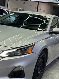 اول شي نذكر رسول الله وأل بيته. السياره نيسان التيما وارد امريكي . الو...