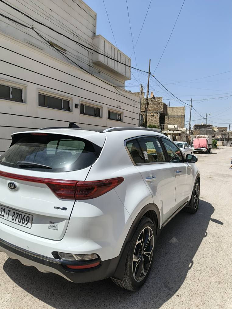 سلام عليكم سبورتج للبيع 
موديل 2019 خليجي 
جي تي لاين فول للاخير رقم بغداد 
بيه باب وجاملق أمامي صبغ فقط باقي مكفول 
اسعر 174ورقه قفل
عنوان بغداد 
اتصال *********** بغداد, العراق
