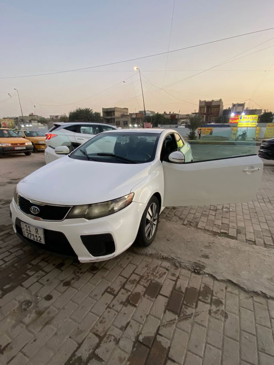 السلام عليكم
كيا فورتي 2013
📣 للبيع — كيا فورتي SX موديل 2013
🚗 نضيفة جداً
📌 المواصفات الأساسية:
🔹 الفئة: SX (اعلى شي)
🔹 المحرك: 2.4 لتر – 4 سلندر
🔹 القوة: 173 حصان
🔹 ناقل الحركة: أوتوماتيك 6 سرعات
🔹 نظام دفع أمامي (FWD)
🔹 عجلات 17 إنش
🔹 تكييف قوي ويوجد بلوتوث + مدخل USB
🔹 مقاعد رياضية مريحة وعدادات Supervision
🔹 حساسات خلفية + أنظمة أمان قوية (ABS + ESC + وسائد هوائية)

📊 حالة السيارة:
🔸 ما عليها أي مشاكل ميكانيكية
🔸 صيانتها دورية
🔸 بدون لغود بدون شواصي
🔸 الداخل نظيف جدًا

📍 الموقع: بغداد — مدينة الصدر قطاع واحد
💰 السعر: 95ورقة قابل للتفاوض المناسب 📞***********

📲 معلومات اكثر ***********
⸻
