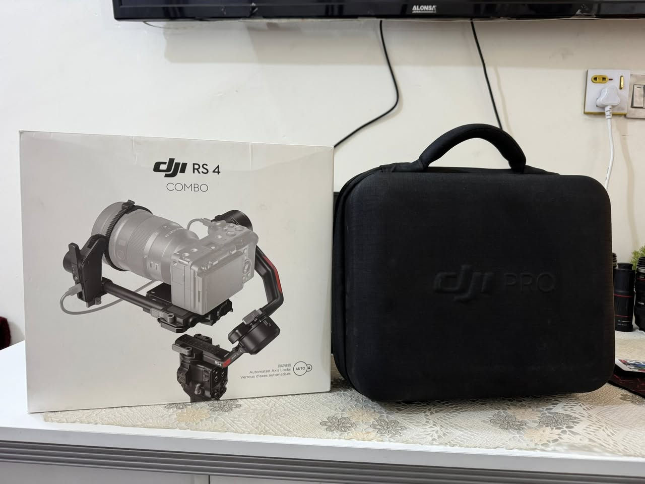 ✨ للبيع: رونين RS4 Compo
استقرار فائق | حركة سلسة | تصوير احترافي بلا اهتزاز
💥 فرصة محدودة بحالة ممتازة
📩 راسلني الآن قبل ما تفوتك الفرصة!
للاستفسار على الرقم الاتي ***********
سعرر 700
