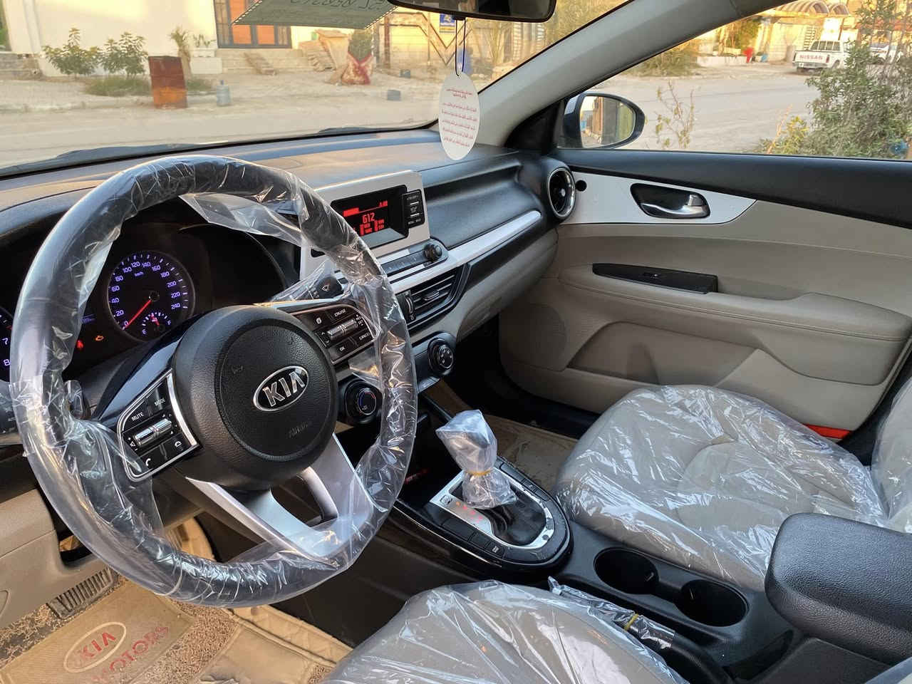 للبيع سيراتو 2020 خليجي 
كفاله عامه فتح ضربه تبديل صبغ 
مكينه 1600 السياره فول مواصفات ماعدا الفتحه 
بصمه تشغيل بصمه أبواب لد امامي خلفي حساس تبريد قطعين سياره فول وجاهزه من كلشي ع وضع شركه استخدام شخصي رقم بغداد بسمنا مشروع وطني سنويه ل28 
السعر 159وبي مجال لشراي 
***********
مكان السياره السماوه
