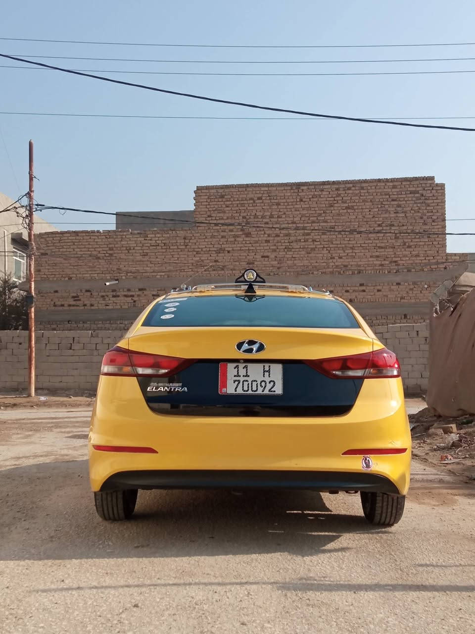 السلام عليكم النترا 2017 سياره حادثها بنيد وجاملغ جهه السايق مكينه كير خير من الله تخم تاير جديد حداديه جديده باتري جديد ادامه منظومه البانزين كلها جديده تبريد منطومه كامله جديده لوك سياره بسمي مصفره هيئه وغرامات سياره معايزها شي جاهزه كبل للشارع سعر 127 وبيها مجال الشراي يتصل *********** والي يشوف سعر ميعجبه يدعيلنا بالرزق
