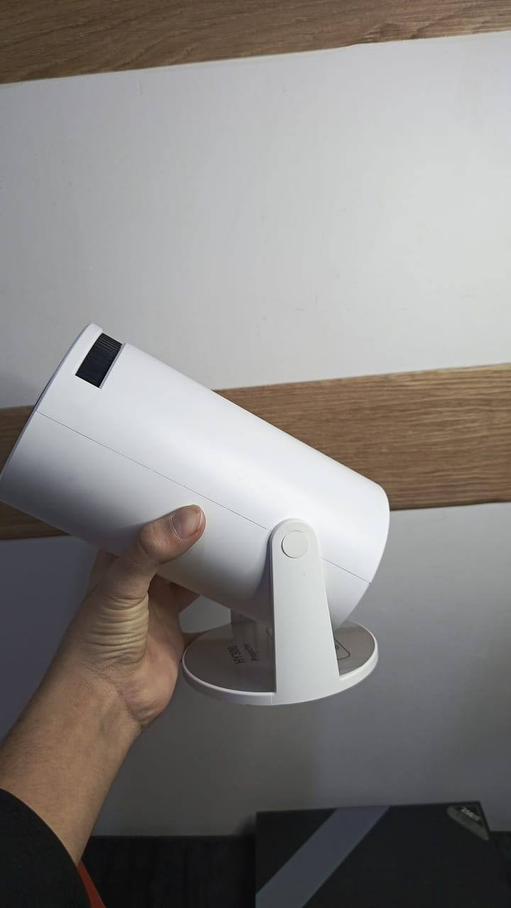 السلام عليكم
داتا شو جديد ما مستخدم شرط
مع كيبل
عل بلوتوث وانترنيت 
كامل مواصفات
يشغل كلشي
انستغرام. تيك توك. يوتيوب. نتفليكس. ....
السعر 65. الف وبي مجال 
واتساب. ***********
