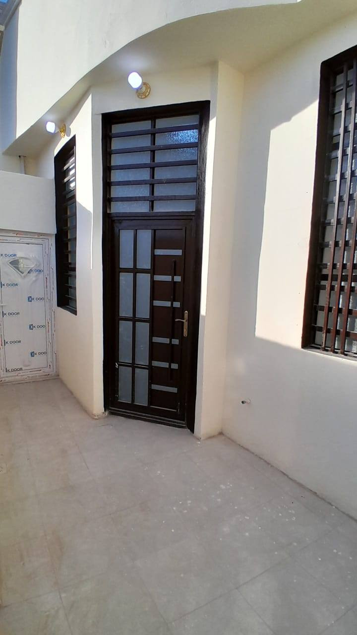 #بيت مساحه  100 متر طابق واحد ***********
بيت كلش نضيف)طابو زراعي سند25 قرار محكمه 📝

عنوان المكتب حي ميسان المرتضي العقارات شارع الزوار 

عنوان لبيت نجف حي ميسان شارع الشيوخ 

 غرفه// مطبخ  // صاله// صحيات داخل وخارج 

وستقبال 

بناء ممتاز// اساس وسقف صب ***********

بناء طابوك شغل درجه اولى🧱 

كل البيت 

كل الخدمات موجوده 

مدارس 

ملاحضه كافت الدور والمساحات والبيوت الكبيره
