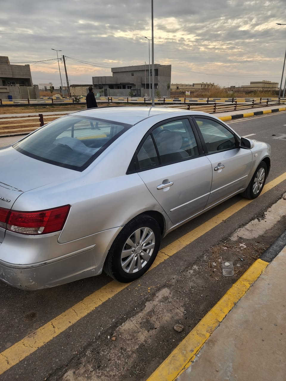 سوناتا 2009 وارد كوري محرك 2000 ب أسمي تحويل مباشر كير محرك تبريد حداديه خير من ألله السياره مكفوله من الصبغ فقط باب خلفي عكس السايق مبدل نفس اللون ... بارد شي قليل وسونارها موجود السعر 107 وبيها مجال شي قليل... رقم الهاتف ***********.     ***********واتساب
