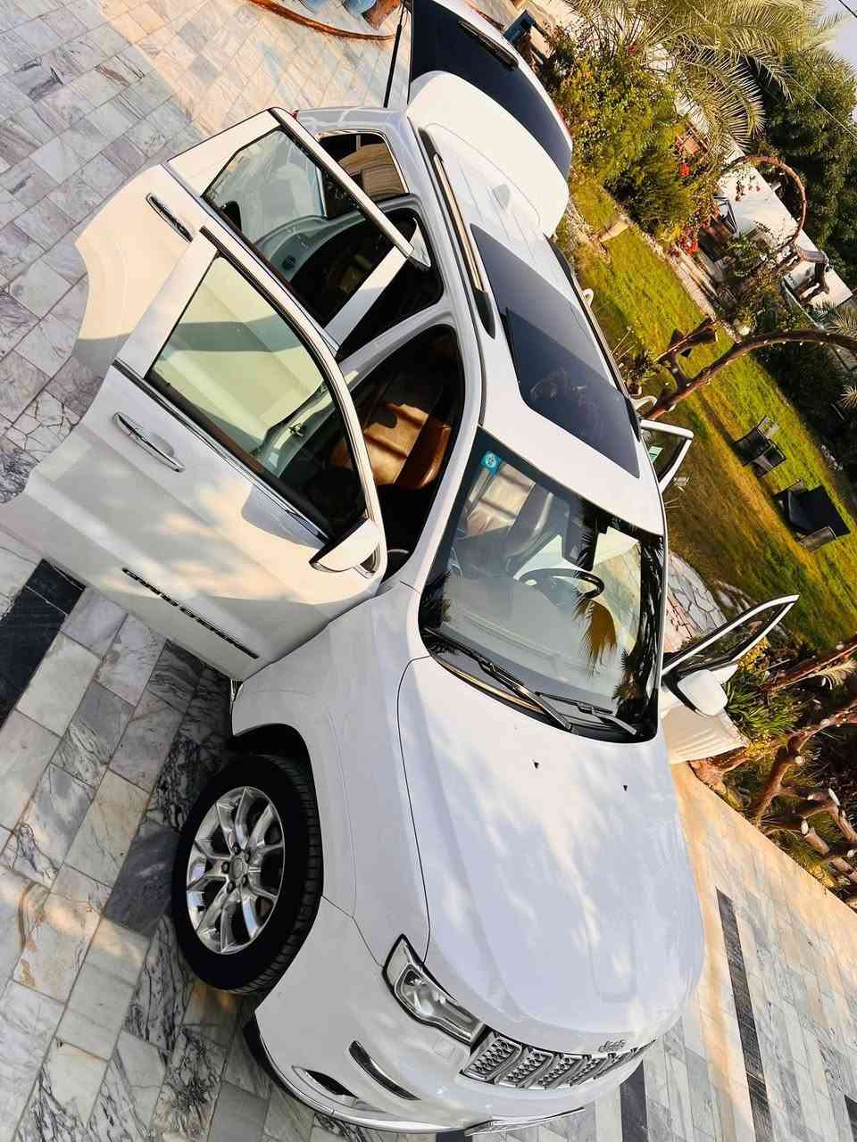 السلام عليكم شباب 
 للبيع جيب سومت 3 شاشات 2020  خليجي اعلئ فئه بلجيب  💪
وكاله هارلم  🇺🇸
مكفوله كفاله عامه من البارد و الزلغ  كارتون  مال جناي حصرآ 
ماشيه 45  الف كيلو متر  شرط الفحص والجهاز والسونار 
 فول مواصفات ١/١ سومت  
شاشات 3 
رادار امامي 
رادار جانبي نقطه عمياء 
سياقة الاليه مع تحديد المسار 
داخل مشمشي   + سقف كنتاره 
حجم المحرك: 3600
فور ويل 4/4 ماوس 
دبل سلايت بانوراما 
تشغيل عن بعد 
شاشات 3 
شفتات ستيرن 
جنطه كهربائي شفط 
دبل كزوز خلفي 
حساسات اماميه + خلفية 
بصمه تشغيل بصمه ابواب
سستم صوت 12 سماعة هارمن كاردون  
دمامي خلفي بلصندوك
قطعتين تبريد ثلج 
كشن خزن ميموري 3 وضعيات
 مقاعد جلد اصليه مشمشي كهرباء (تدفئة+تبريد) 
 كشن خلفية تدفئه
تدفئه بلاستيرن 
سيدي بلجكمجه  مع ريموتن تحكم بلشاشه 
مري  شفط 
مري قلاب ويه ال R
يدات ستيل اصل 
الداخل صاج ملكي  
 نظام_خرائط(نظام ملاحة)_Navigatio
 كامرة خلفية دوارة اصلية
 استيرن كهرباء +  تدفئة
 فول تحكم استيرن (جهتين امامي + جهتين
 مري _جانبي_تدفئة مرايا_جانبية_حساسة_للضباب_تعمل_
تلقائياً + اشارة بالمري 
 لايت عدسة زينون يصعد وينزل ويه الستيرن 
كشافات زنون 
زراكات لايت 
  باتري جديد تخم تايرات جديد انتاج 25  صدر جديد 
مشدود لايت زينون اوزون 3 عدسات ب 400 دولار يعني مسبه 😂
كاعيات شركه جيب
بصمات 2 شركه وياها 
كلوب طوارء بلجنط
 برده صندوق شركه 
الاسبير المقدس بعد منازل 😅 انتاجه 19 مال شركه 
السياره جديده بمعنئ الكلمه ولا كلوب مشتغل بلدشبول حته السيرفز طافي 
رقم بغداد بسمي شخصيآ الجديد الدولي وهزه جديده 

للاستفسار / ***********
