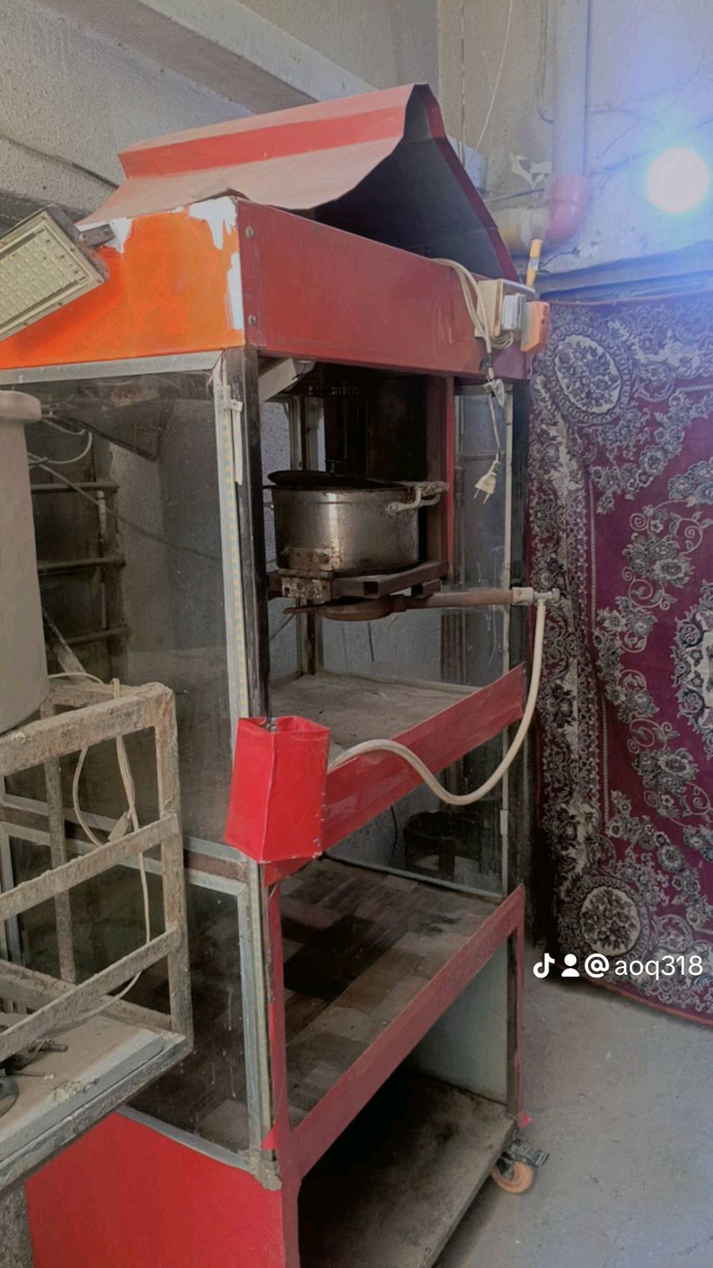 مكينة شاميه جدر مالتها كبير 
وبيها مكان للجبس نضيفه المكينة 
اشتريتها 200رايدها 100الف قبلها
وهاذه رقمي واتساب ‏‪***********‬‏