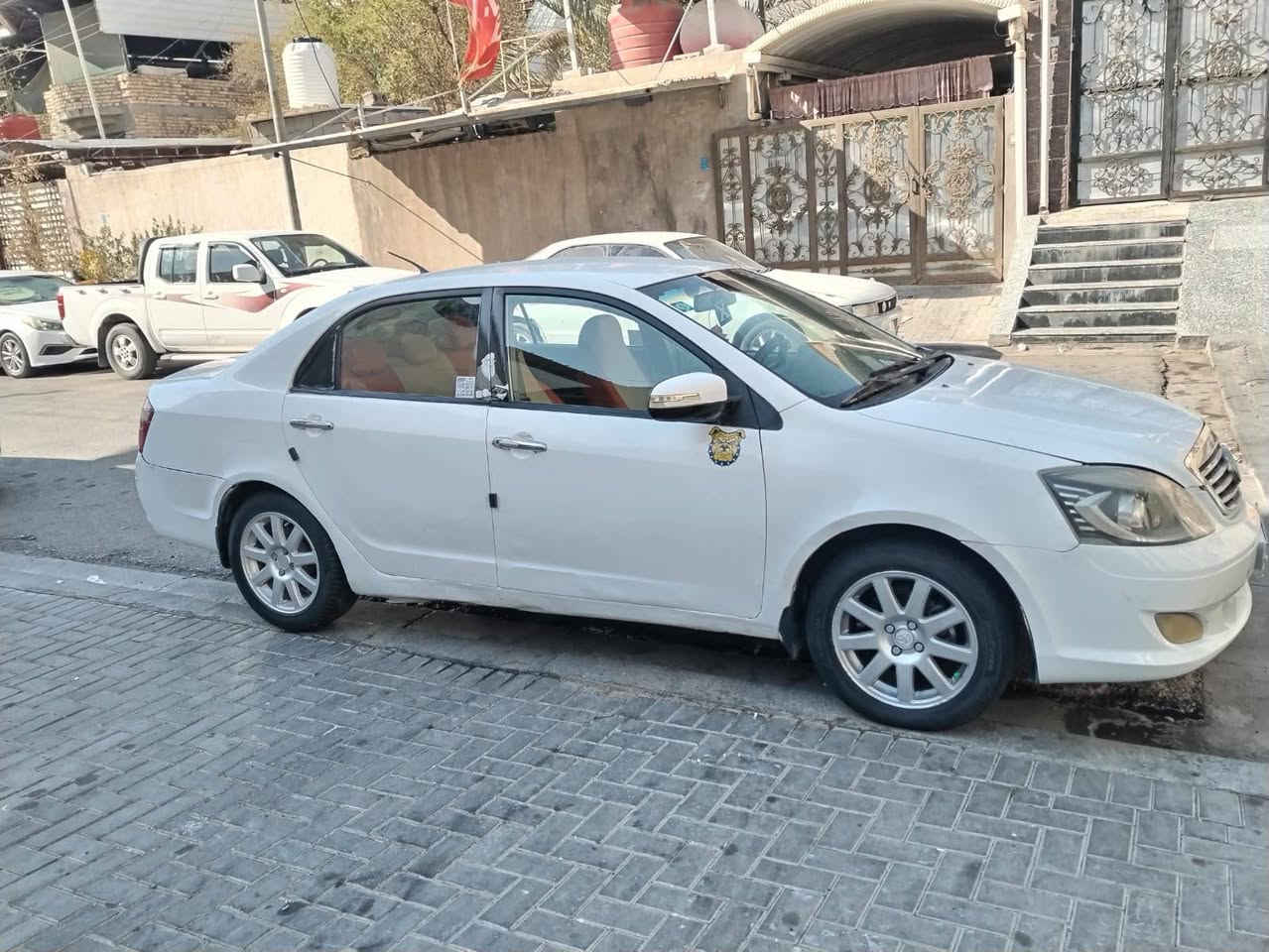 جيلي موبل ٢٠١٣ السياره كفاله من ضربه وتبديل بيها مكانات صبغ تعمير مكينه جديده كير حداده ميه بالميه تبريد تخم تاير السياره جاهزه من كلشي سنويه ٣١ السعر ٣٣ للاستفسار *********** البصرة, العراق
