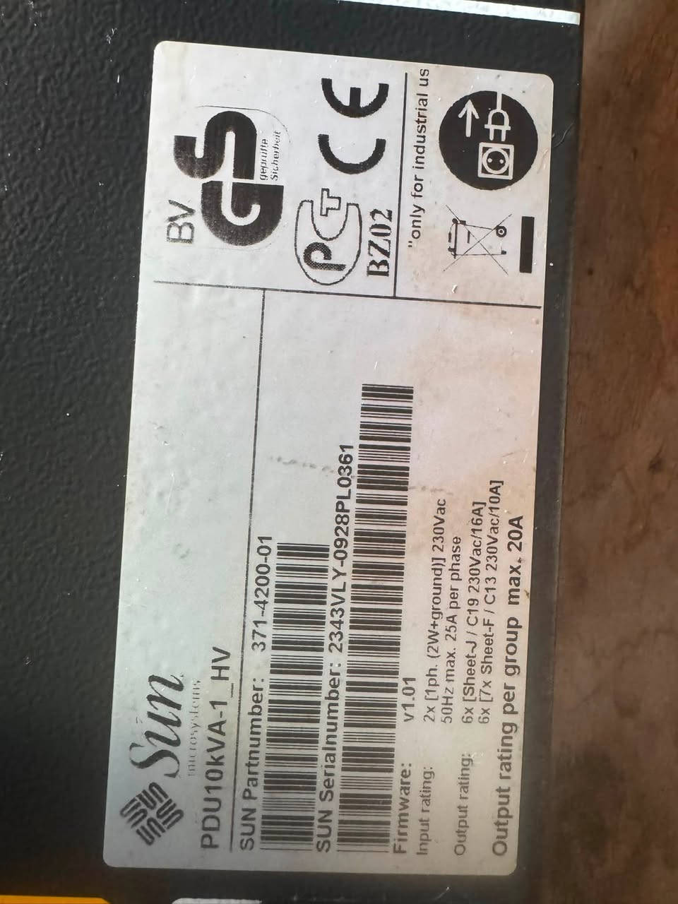 السلام عليكم
للبيع

سيرفرات متنوعة dell و hp 

R730xd

R720 XD

R720

R710

R620

R610

Hp G7

MD1200 storage server 

Super servers 

KVM switch 16 port with LCD 17”
Smart pdu high power for servers تحكم عبر الانترنت وقدرة عالية 

للاستفسار الاتصال على الرقم 

***********
