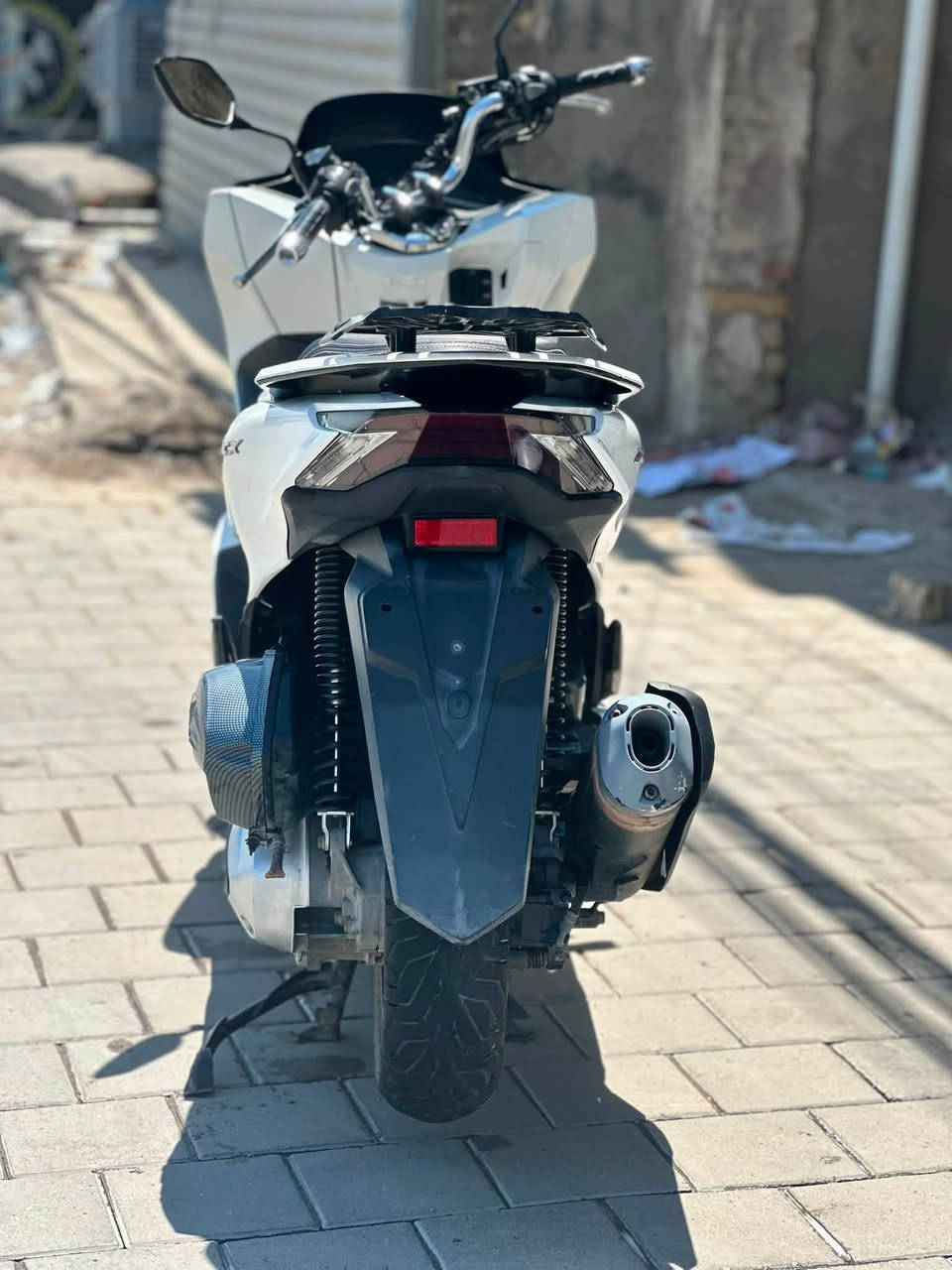 ‏السلام عليكم PCX جيل رابع كوري
‏ماشية20الف حقيقي  
‏مواصفات
‏ABS مانع انزلاق ✅
‏حساس ازدحام ✅
‏حساس استان ✅
‏🛠️ الدراجة: مكفولة  كفاله عامه
‏​​📍 الـمـكـان: بـغـداد
حي اور
السعر 17وبيه مجال 
***********
