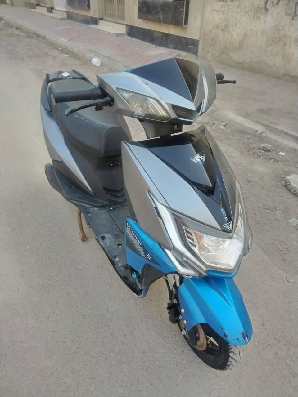 السلام عليكم للبيع شحن نضيفه 7 بطاريات بصمه مكاني مشتل السعر 400 وبيهه مجال قليل حك جيتك *********** واتساب
