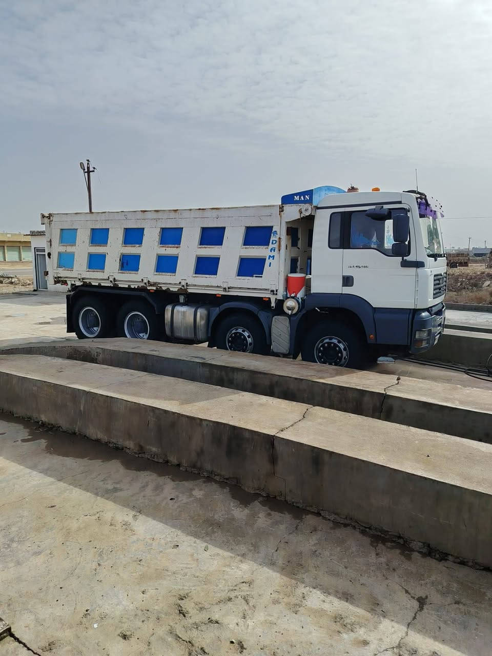 سلام عليكم مان تيكة للبيع 2003 مجموعه جيف تخم تاير سيار خير من الله بابهة نقص برغي كبل لشغل ***********(***********)
