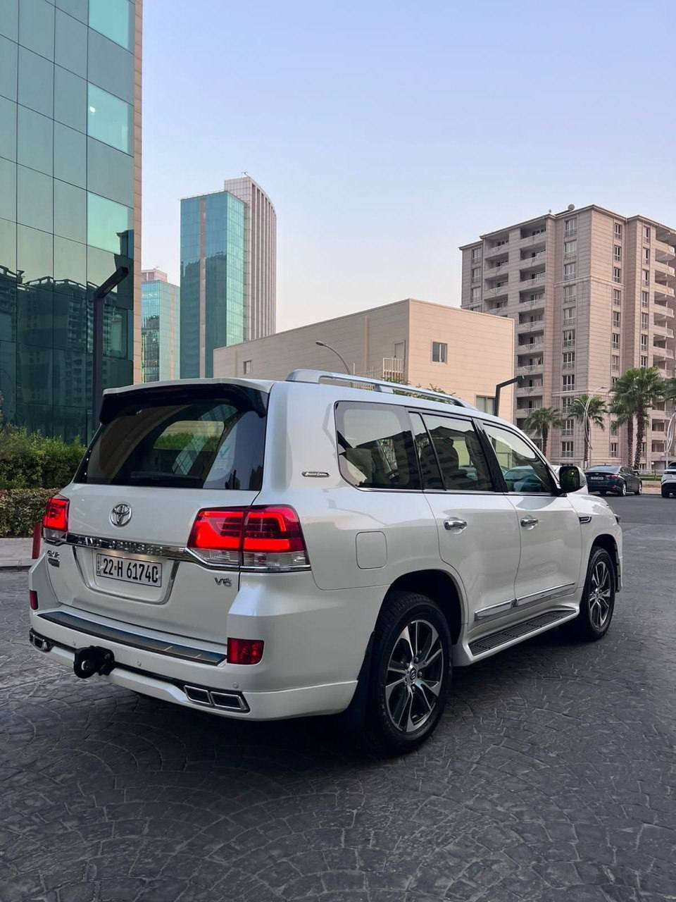 لاندكروز 2020 كراند تورنك فول مواصفات 
رقم اربيل باسمي سنويه وهزه جديد
سياره شركه جيهان 
محرك ٦ سلندر 4000
 8 ارباك بلادي 
71 الف ماشيه حقيقي 
السياره مكفوله كفاله عامه 
السياره عليها ادامه كامله 
تخم تاير جديد دلوب 2025
شاشه ليزرية العدادات ‏
كشن ٣ حركات 
تشغيل عن بعد
‏مرايه جانبيه قلاب
لايت اسود بلاد
‏دوسات لزيريه 
‏‏- دفع رباعي
‏‏- هوك بلادي 
‏‏- نظام مانع للانزلاق 
شاحن وايرليس
‏‏النظام المساعد على نزول المنحدرات 
‏‏- تشغيل بصمة 
- خمسه بصمات ابواب
- باب خلفي كهرباء بلادي 
‏‏- دخول ذكي
‏‏- مثبت سرعة
‏‏- فتحة سقف
‏‏- فول تحكم ستيرين
‏‏- شاشة ملاحة باللمس
‏‏- كاميرا خلفية 
‏‏- بلوتوث
‏‏- مشغل CD
‏‏- منفذ AUX & USB
‏‏- مقاعد جلد قرميطي
‏‏- مقاعد كهرباء
‏‏- مرايا شفط
‏‏- اشارات بالمرآة
‏‏- كشافات ضباب
‏‏- زراك لايت 
‏‏- فرامل مانع للانزلاق
‏‏- حساس امامي خلفي 
-ثلاث شاشه بلادي اصل 
الاستفسار الاتصال
*********** بغداد, العراق
