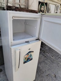 ثلاجه الي محتاجه بسعر مناسب خلي يختبر 07711396550