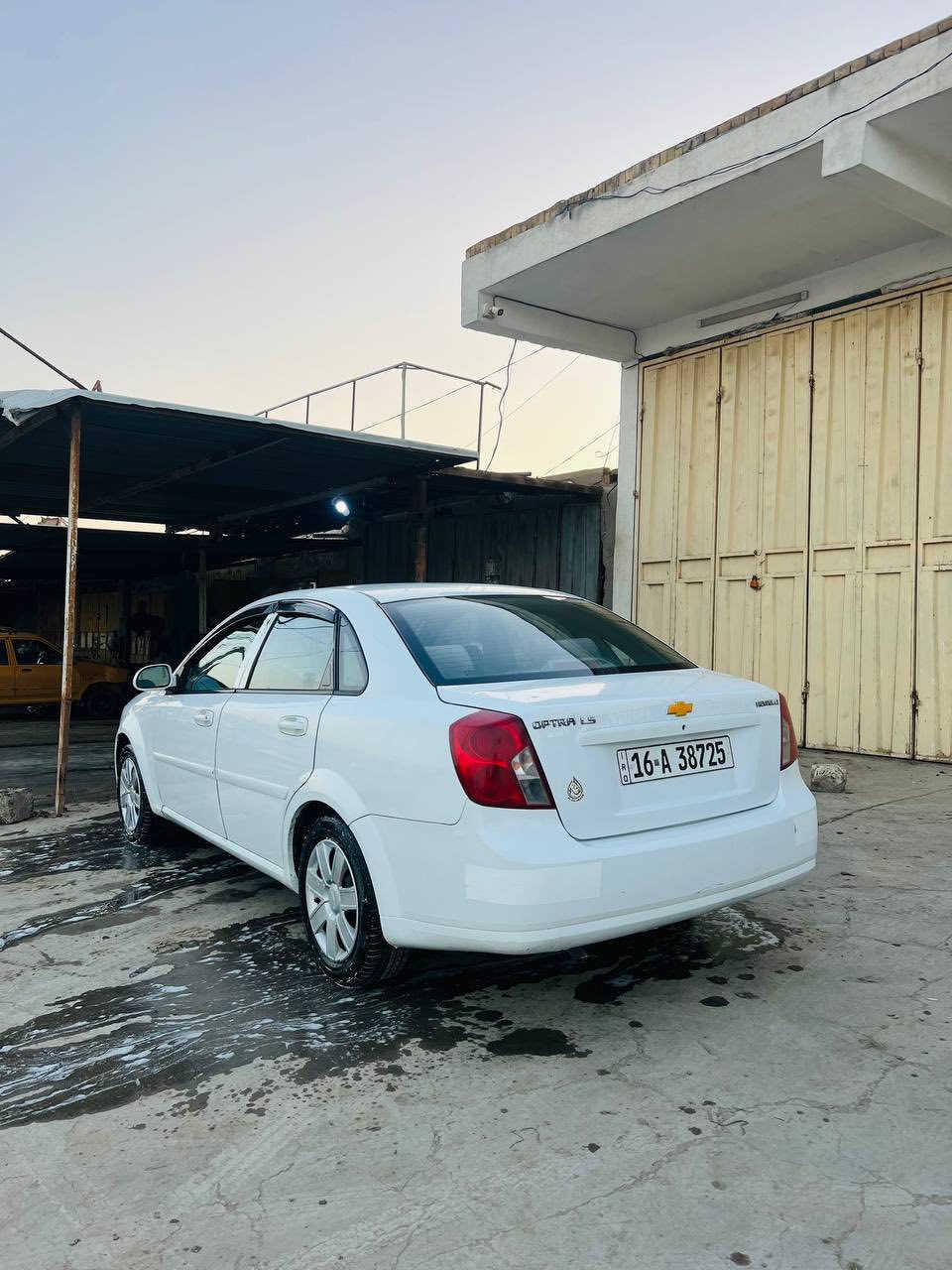 السلام عليكم للبيع فقط أوبترا موديل 2011رقم قادسية الجديد سنويه لل28مشروع وطني مداور ثاني يوم سياره حلوه وجاهزه كير محرك تايرات باتري كله جديد تبريد وي السويچ صور السونار مرفق بالمنشور جاهزه عله آخر حبابه مكانه ديوانيه الرقم ***********الشراي يتصل السعر 73وبيه مجال بسيط
