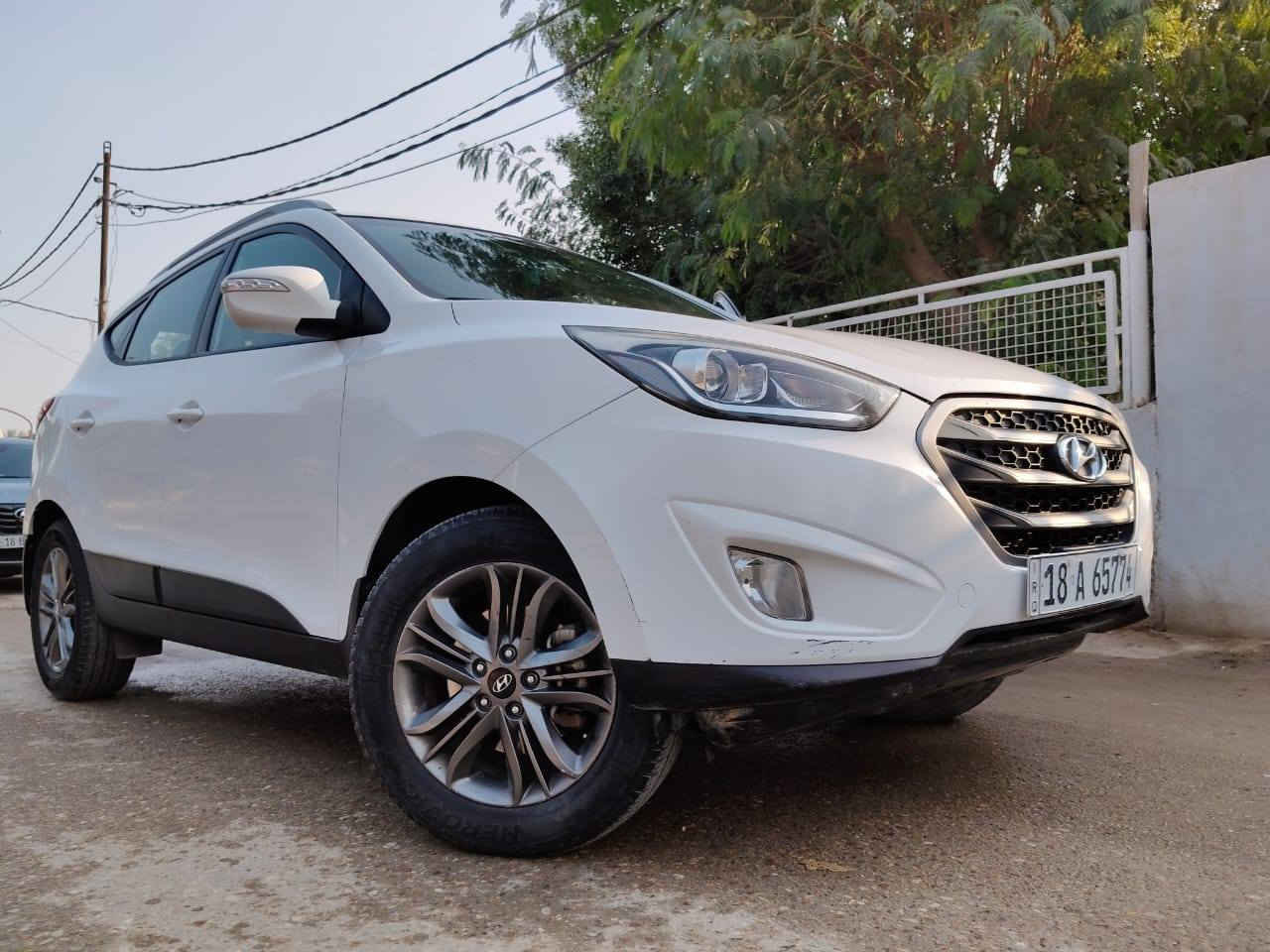 هونداي. توسان خليجي 2015
رقم بابل. بأسمي 
هزه سنويه رقم. جديد.  

السياره كفاله عامه من صبغ الضربة
بيه فقط بارد بالباب عكس السائق 
ماشيه 111الف
السعر 163 مجال قليل 
مكان بابل. ابي غرق 
***********
