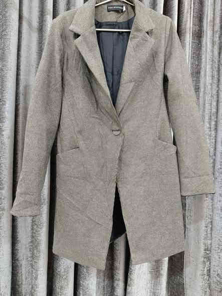 كوتات نسائيه باله اخو الجديد متوفره قياسات هواي  كل قطعه وسعره التفاصيل للتواصل خاص او على رقم الصفحه . ***********
