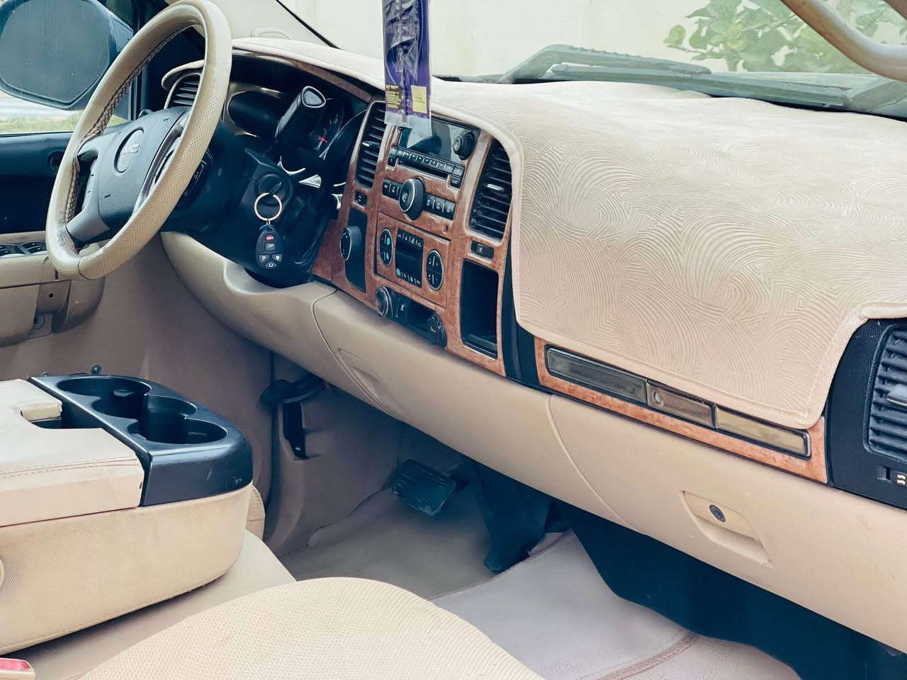 جمس سيرا  2011 قماره وربع
مصبوغه عام جماليه مكينه وكير جدد 
منظومه غاز  مكينه 5300--- V8
رقم بغداد بأسمي 
السعر 115 بيه مجال بسيط 
العنوان البصره القبله حي الجامعه 
 للاستفسار *********** البصرة, العراق
