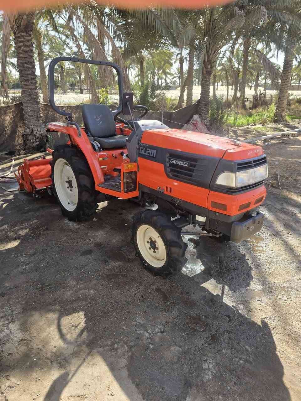 كابوته ياباني دخول جديد GL201
موديل حديث 
النضافه واضحه بل صور 
كاروبه اخت الزيرو 
مكفوله من كلشي نضيفه جدآ 
المواصفات
دبل اكسل4×4
باور استيرن ابلاد PS
رفاس ابلادي 
مكينه مكفوله من الصبغ 
تخم تاير جديد
محرك كير اكسل مكفول شرط الفحص 
العنوان بابل قرب جامعه بابل
للاستفسار اكثر 

***********

ابو مصطفى
