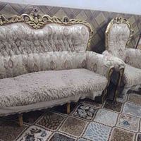 للبيع تخم ملكي جديد ست قطع قنفتين حجم كبير مع اربع كراسي  نص تخم قنفتي...