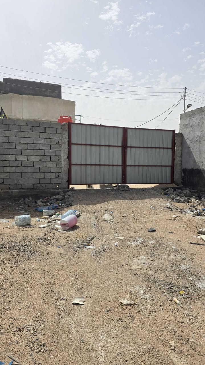 قطعه أرض للبيع مساحة 333متر طابو ملك صرف زراعي عراقي وكاله مكاتبه ونسخه من الطابو الوجها 10متر نزال 33متر عرض شارع 8متر سبيس خدمات ماي كهرباء مدارس مجاري  متوفره بل شارع   العنوان بصره أبي الخصيب كوت افريح منطقه طريق الصحراء قرب معرضه الراشد سعر 45مليون الاستفسار ***********

