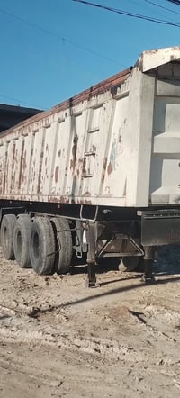 شاحنة • ٢٠١٠ • إماراتية