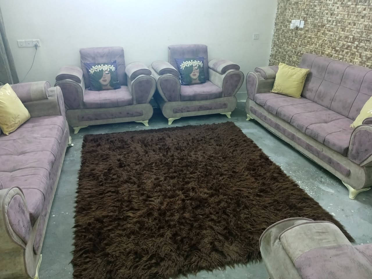 تخم ١٠مقاعد نضيف سعر جدا مناسب 
***********
