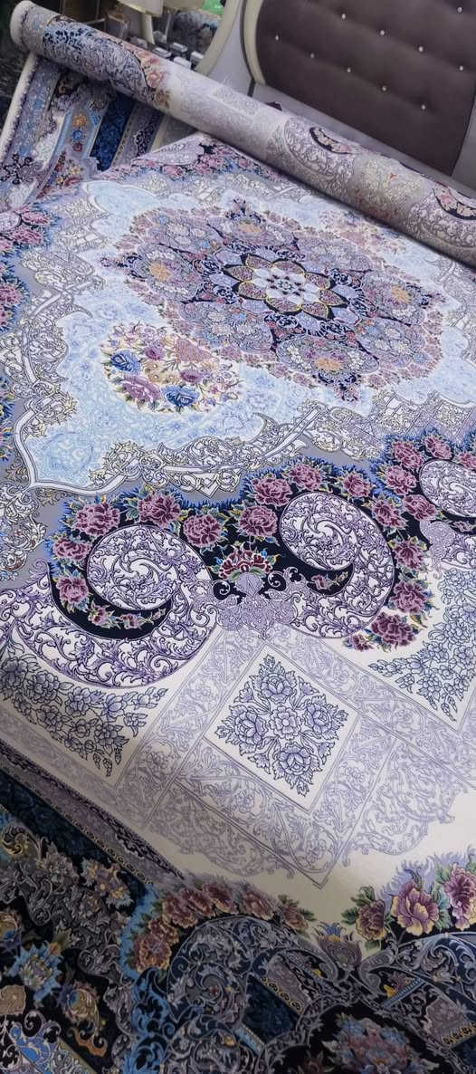 السلام عليكم زوليه للبيع كاشان مكينه جديده حجم 3×4
غير مستخدمه  1200 شانه 
للتواصل ***********
