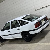 سيارة اوبل فكترا 1992  شرط كير محرك صدر امامي خلفي جاهزها اربعه تايرات...