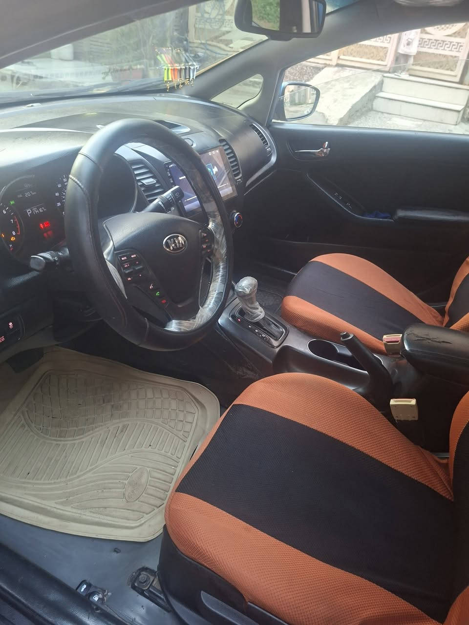 السلام عليكم للبيع كية فورتي موديل 15وارد امريكي بيهة جاملق صفحت سايق وبنيد بدون دواخل لعنوان بغداد الحسينية شارع المرور رقم بغداد نكليزي سعر 108بيه مجال بسيط رقم ***********مكلف بنشر
