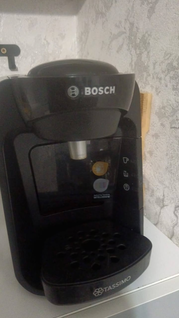 جهاز قهوة للبيع ألماني للبيع نظيف جدا ومستخدم قليل
ويستخدم بنظام كبسولات نوع تاسيمو متوفرة يم محلات الأوربي في دهوك السعر 40 الف وبيه مجال


**إذا كنت صاحب هذا الإعلان وتريد حذفه لأي سبب، رجاءا أرسل رسالة إلى الدعم الفني**