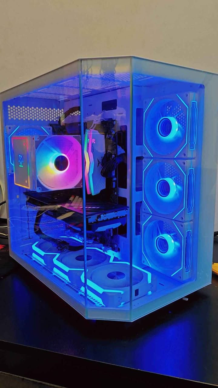 CPU: RYZEN 7 5800 X
GPU: RTX 4070 VENTUS 3X MSI
MB: MSI MAG B550M TOMAHOK
PSU: 750W XPG PLATNEOM
STORAGE: NVME 512G SAMSUNG
RAM: 2X8 16G 3600MHZ T-FORCE 
COOLER: SNOWMAN MT 880
CAVAR: LC-HXZ 
PRICE : 1080$ @everyone أربيل, العراق


**إذا كنت صاحب هذا الإعلان وتريد حذفه لأي سبب، رجاءا أرسل رسالة إلى الدعم الفني**
