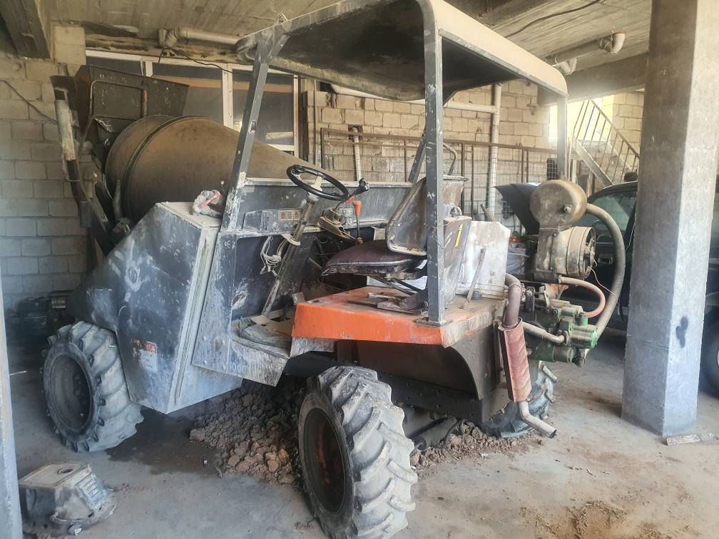 بەناوی خوای بەخشندەی میهرەبان   ئەم خەباتە مان هەیە بۆ فرۆشتن   دەبڵ  ئەکسل  مەکینە دو یسە  گێڕی هایدولیکە  پێشتر عادی بوە کراوە بە ئۆتۆ ماتیک  خۆی چەولم لە خۆی دەکات  تانکی ئاوێ پێوە یە ئاولە خۆی دەکات  کۆنکرێتی ئەگرێتەوە  بۆهەر کوێیەک بڵێ ی دەیبات بۆ زانیاری زیاتر  *********** رانية, السليمانية
