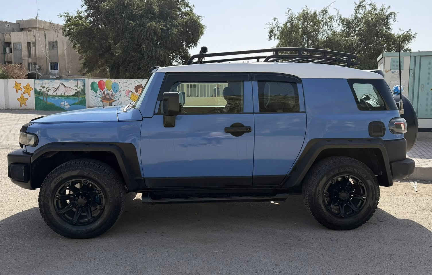 السلام عليكم للبيع فقط
لاندكروزر FJ موديل 2007
السيارة وارد امريكي وعليها بجم رانج بدون اي نقوصات
ضربتها جاملغ جهة السايق و محدثها من الداخل و من الخارج ومغلفها بلون 2020 للجمالية و عندي الصور مالتها قبل التغليف كلشي مابيها محرك 6 سلندر السعر 170$ ورقه وبيها مجال للطيبين … بيها اضافات جمالية من الخارج  و الداخل مالتها نظيف شاشه و كاميرة خلفيه و كاميرة  تسجيل امامي و خلفي و السياره باسمي
للتواصل : ***********
