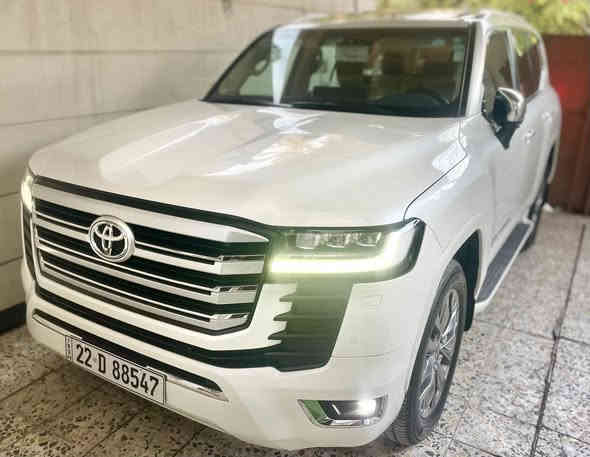 سلام عليكم للبيع لاندكروز 2023 
مكفول كفاله عام بعدهي عل وضع شركه 
شركة ساز  ضمان شركه 4 سنوات دامه كامله 
ماشي 27 الف رقم  أربيل بسمي 
فول  موصفات 
VX
كشنات امامي وخلفي كهرباي 
كشن ميموري 
راداره امامي 
صندوق كهرباي 
راداره خلفي 
شاشه جبير 
حساسات امامي وخلفي 
3شاشات 
كشنات تدفئه وتبريد 
وباقي موصفات VX ماعرف لاندكروز 
مكانه سياره شارع فلسطين 
‭0774 222 7955‬
