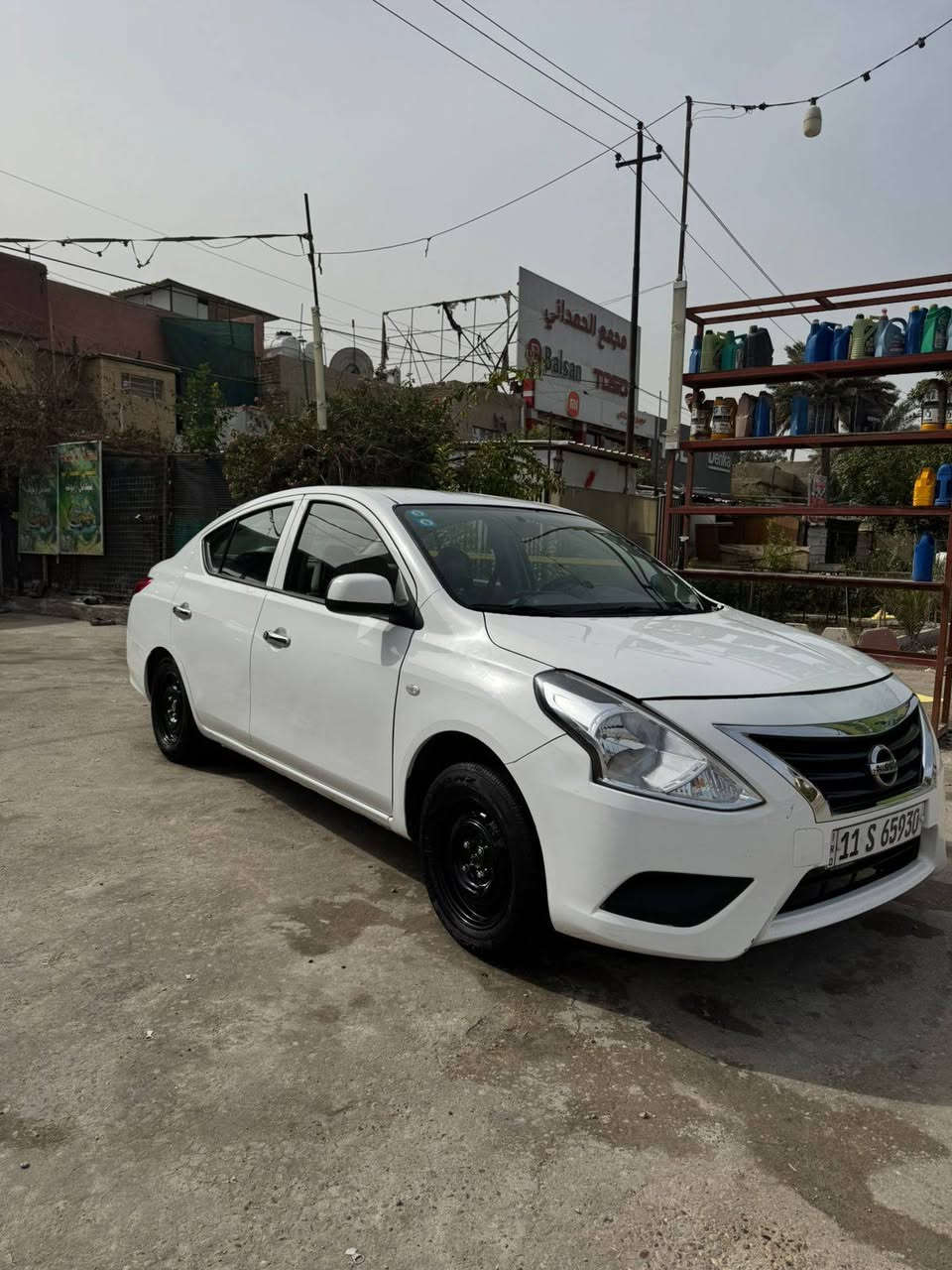 السلام عليكم سني هندي موديل2022 بليته زركه رقم  بغداد جديد هزة هل امور كلهة كامله باسميي
سيارة بيهة بنيد مبدل بلادي وبوارد بالباب
مكاني بغداد البياع
السعر 107وبيهة محال بسيط حك جيتك سيارة ٢٢ بلاش
للتواصل *********** موجود واتس اب بغداد, العراق
