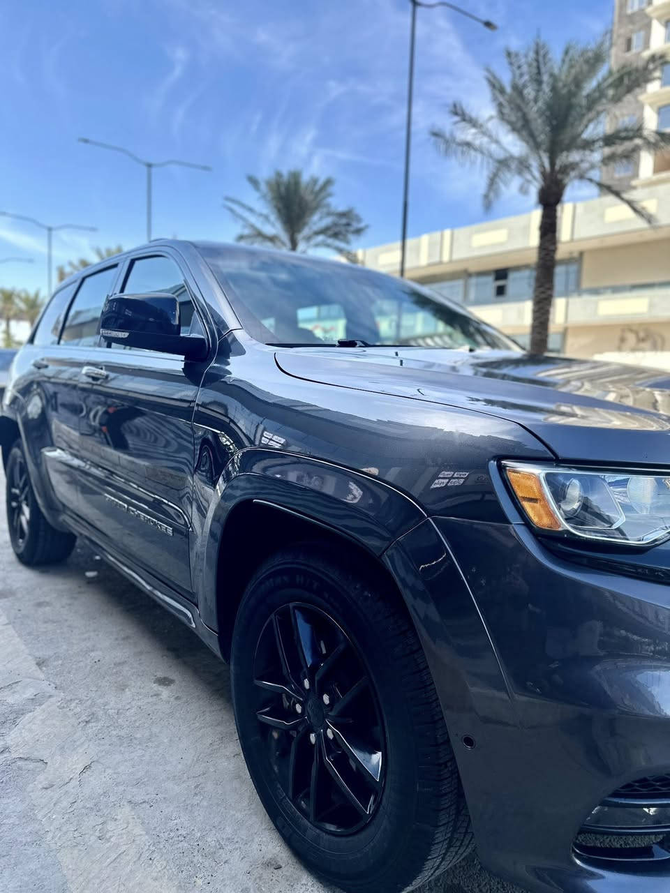 Jeep Grand Cherokee Limited 2021 – 5.7L HEMI V8

جيب موديل 2021
فئة Limited
محرك V8 سعة 5.7 لتر (HEMI)

السيارة مركّب عليها كت SRT، وجميع القطع الأصلية موجودة ومحفوظة، بدون أي ضرر او صبغ 

الممشى: 48,000 مايل قابل للزيادة 

السعر : 270 ورقة وبيها مجال 

المواصفات:
• فتحة سقف بانوراما
• كشنات كهرباء مع تدفئة وتبريد
• كشنات خلفية تدفئة
•   ستيرن تدفئة
• كشن ميموري 
• رادار خلفي + رادار بالنقاط العمياء بالمرايا
• نظام دفع رباعي 4x4
• كير ومكينة مكفولة
• باقي مواصفات الجيب المعروفة

التسجيل:
• رقم أربيل الجديد
• سنوية جديدة
• السيارة باسمي
• تحويل وكالة حسب الرغبة

ملاحظات الحادث:
• بابين تعديل
• نصف جاملغ خلفي مرجّع بارد
• صفحة السائق

السيارة نظيفة جداً وما بيها أي نقص من ادامة من حدادية وصدر كلة جديد وغراض موبار الاصلية  

رقم الشاصي:
‏1C4RJFBT6MC584293

صور الحادث:
https://bid.cars/en/lot/0-32411350/2021-Jeep-Grand-Cherokee-1C4RJFBT6MC584293

مكان السيارة: أربيل او بغداد 

رقم الاتصال: 
***********  واتس اب موجود
