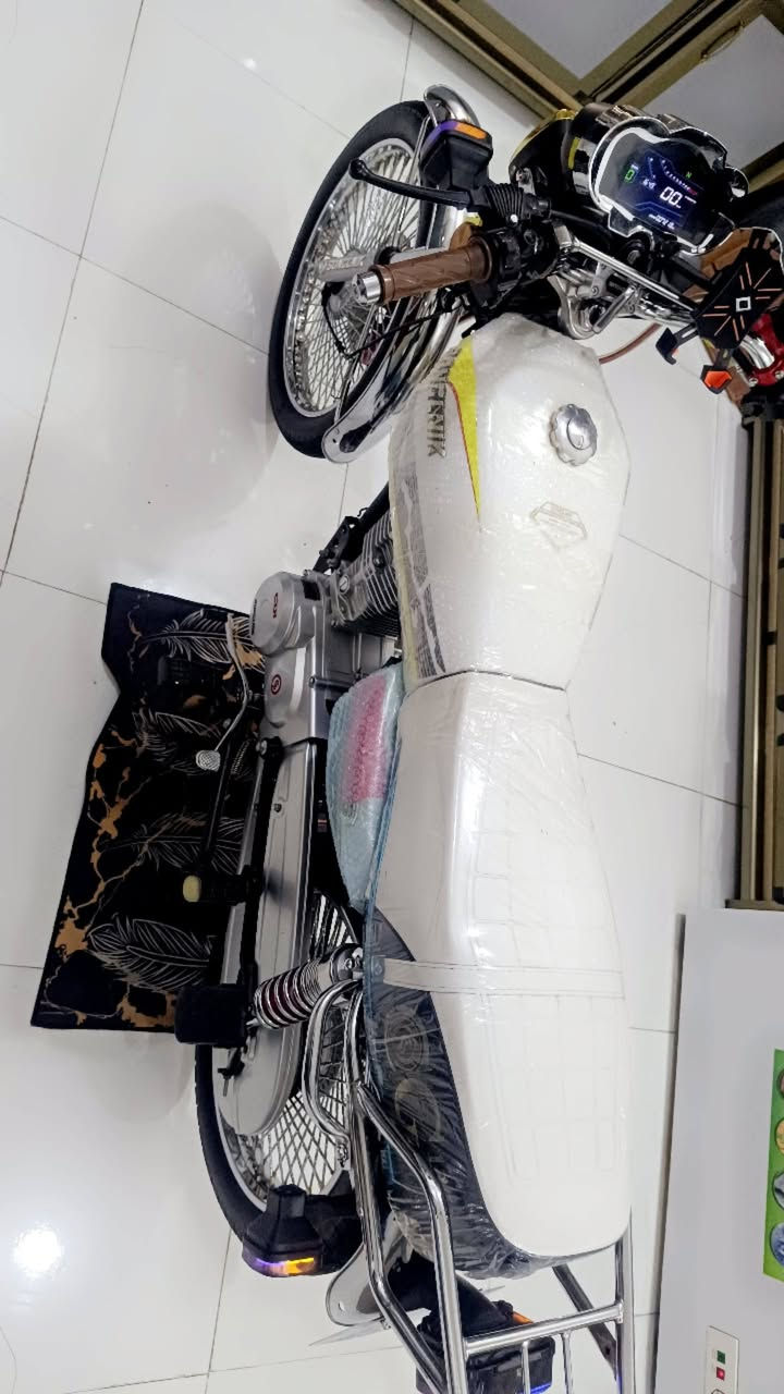 السلام عليكم تايكر موديل 2025 دراجه جديده وحلوه شوفت عينك بل جيس الشكل الجديد الشاشه التعرض وسماعات اواكس بيه اوراق مال وكيل 5اوراق الشراري يتصل مكاني حله شاوي يم فلكت غرفت التجاره السعر مال بيع 700 وهذا رقمي ***********
