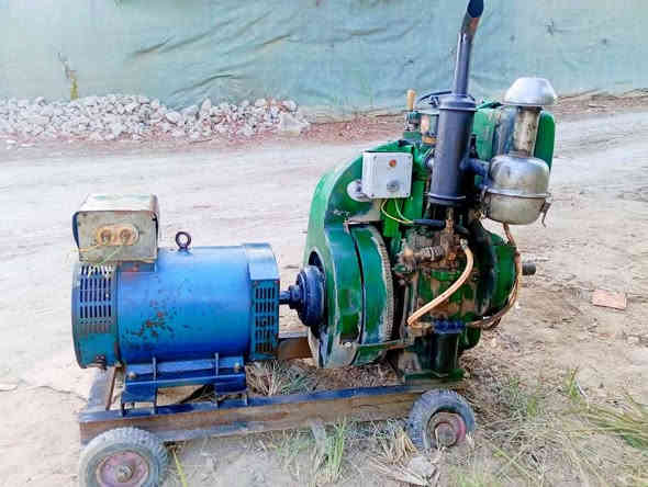 مولد هندي سلف يشتغل شحن كامل  كلش نضيف مشتغل بس شهرواحد علفحص سعر 750 وبيها مجال مكاني مشروع المسيب ***********
