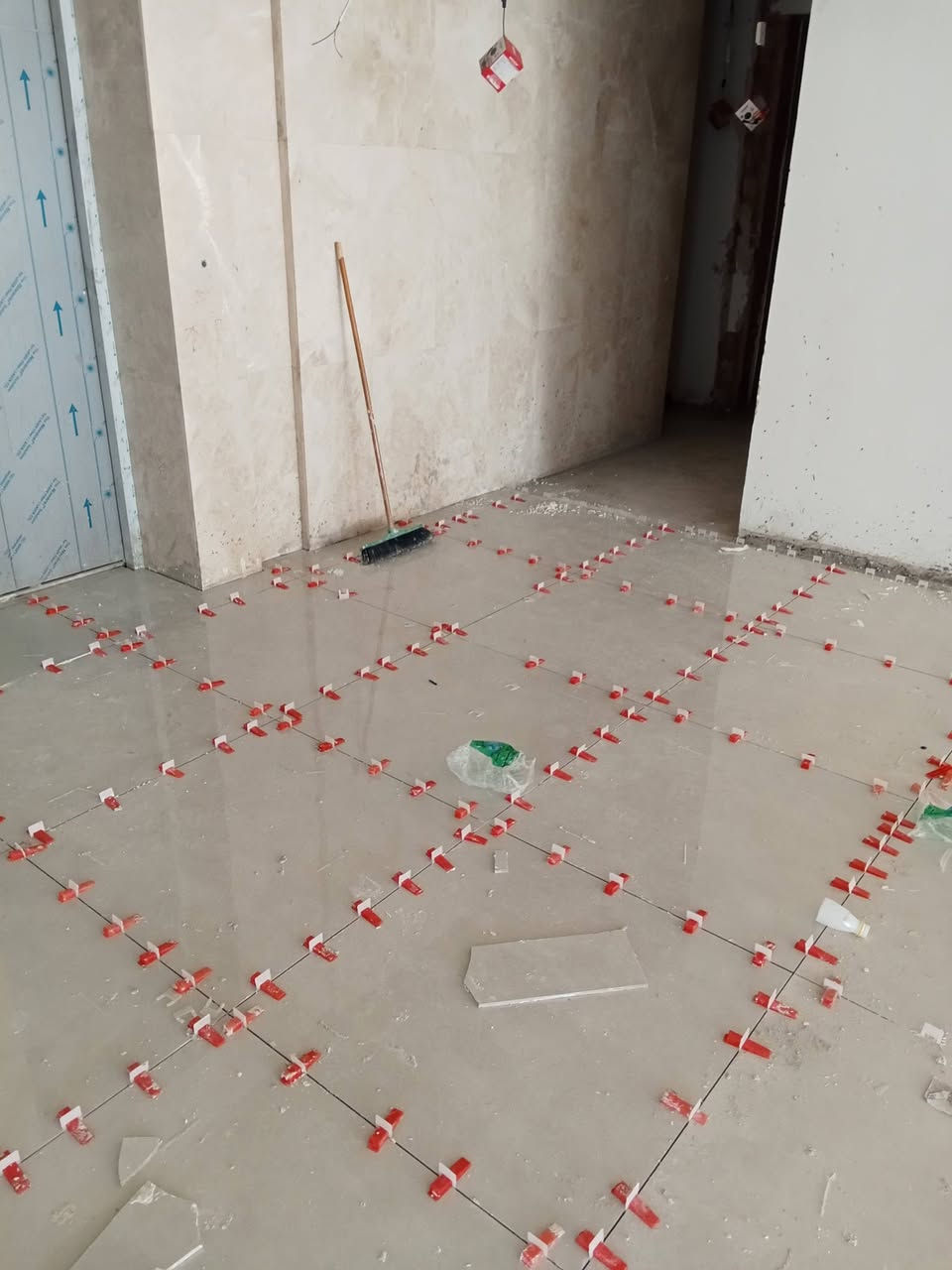 خلفه تطبيك ارضيات جدران
سيراميك مرمر كاشي
***********
شرط العمل نضافه ودرجه اولئ
واسعار مناسبه
