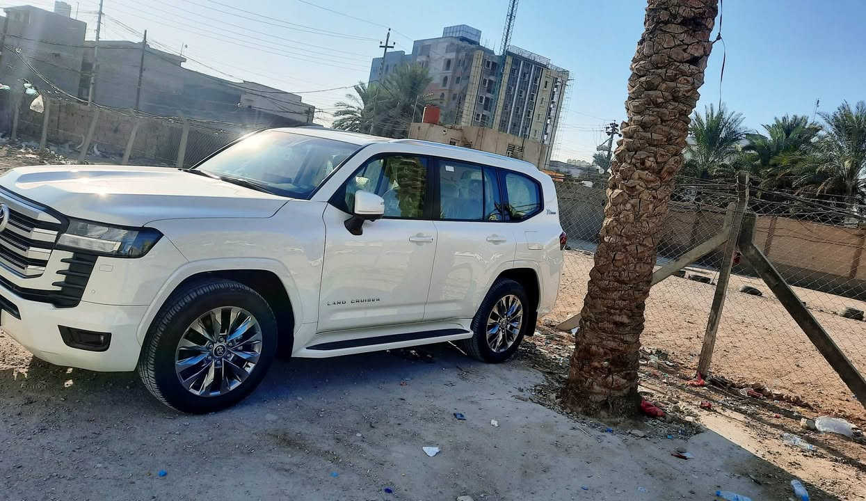 تيوتا لاندكروز موديل 2022 SAS
مكفولة من الدعامية للدعامية 
رقم بغداد  
سياره ماشيه ٢٢الف
فول مواصفات ساز SAS  
1- #سلايد روف وبصمة 
2-  خمس بصمات 
3- #كراسي كهرباء 
4- #كشنات جلد 
5 -  3 #شاشات كبيرة بلاد ام الترحيب
6- #حساس خلفي وامامي 
7- #جنطة كهرباء ( جكات )
8 - #تحكم ستيرن جهتين
9 - #مري شفط 
 10 - #تشغيل عن بعد 
11 - #اشاير ترحيب
12 - #كشنين كهرباء  
13 - #حساسات امامي وخلفي 
14 - #شاحن لاسلكي( واير ليس ) 
15 -  12 #ايرباك 
16 - #دبل ماوس 
17 - #كامرة خلفية + محيطه ٣٦٠
18 - #نظام ABS 
19 - #ثلاجة 
20 - #لايت زنون كشافات
21 - #كروز سرعة 
22 - #تحكم كهربائي بلمري 
23 - #ويل كب كروم 
24 -#حجم المحرك: 6 سلندر4000 تنفس طبيعي 
25 كشنات تبريد 
 - #زراك لايت  السعر 720 $ 
  العنوان بغداد المحموديه ***********
