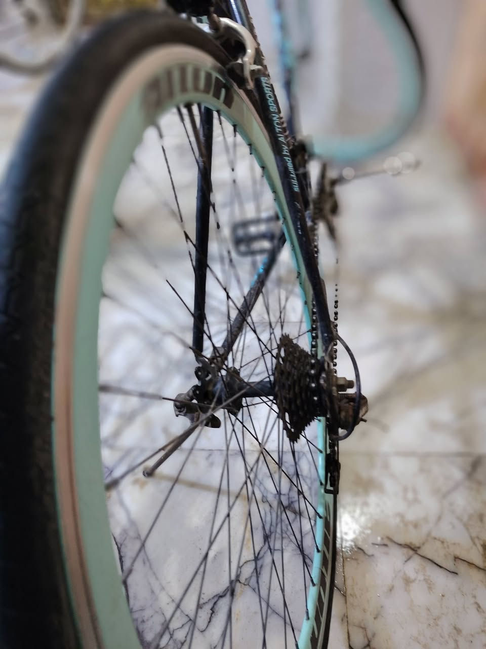 سلام عليكم بيسكل  700c سباق كله بلادي ونضيف كلش كلشي ما بي سعر 120وبي مجال عنوان دوره ابو تشير وتساب ***********
