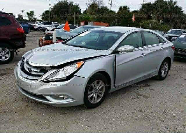 سلام عليكم سوناته وارد أمريكي سياره ع حادثه مكفولة كفاله عامه مكينه وكير ممفتوحات سياره جديده جدنا رقم بابل مكاني بابل سعر ١١٥ # ***********
