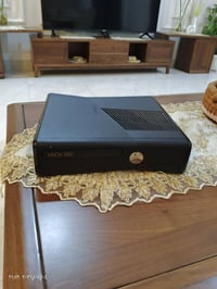 ، x box 360. جهاز نظيف مثل ما موضح بالصور، يحتوي على 82 لعبة، بيه هارد...