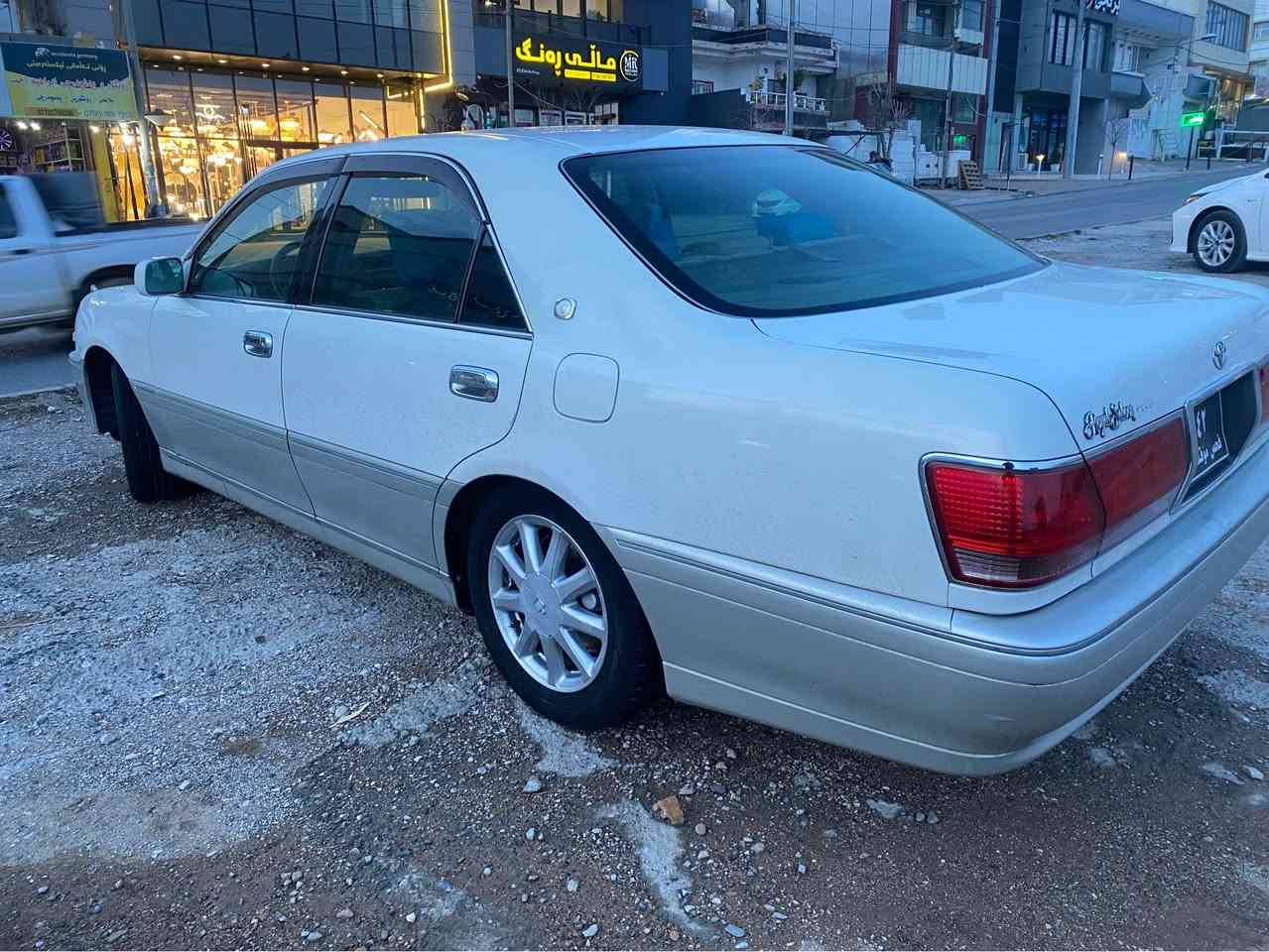 سلاو مةليكة بةس موس موديل ٢٠٠٣ بيلاد مةكينة ڤيڤيتى ٢ دوگمةى پيش و دوا كريستال سوكان كارةباو پةردة دةبل ئةكسل ويل نةجمة تايةو پاترى لؤك سارد و گةرم و بريكى بةسراوة جامى هةل گيراوة ١ هةزارى مةسرةفى تيا نيةو سةيارةكة تاقانةية و سؤنةرم داناوة سعر ٤٩ گةلاو زؤركةم مةجال لةسليمانيم *********** السليمانية, العراق
