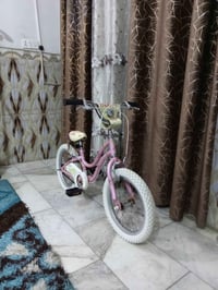 بايسكل اطفال ياباني للبيع كسر حاوية سعر 65 الف مواصفات:- 1- الون وردي🩷...